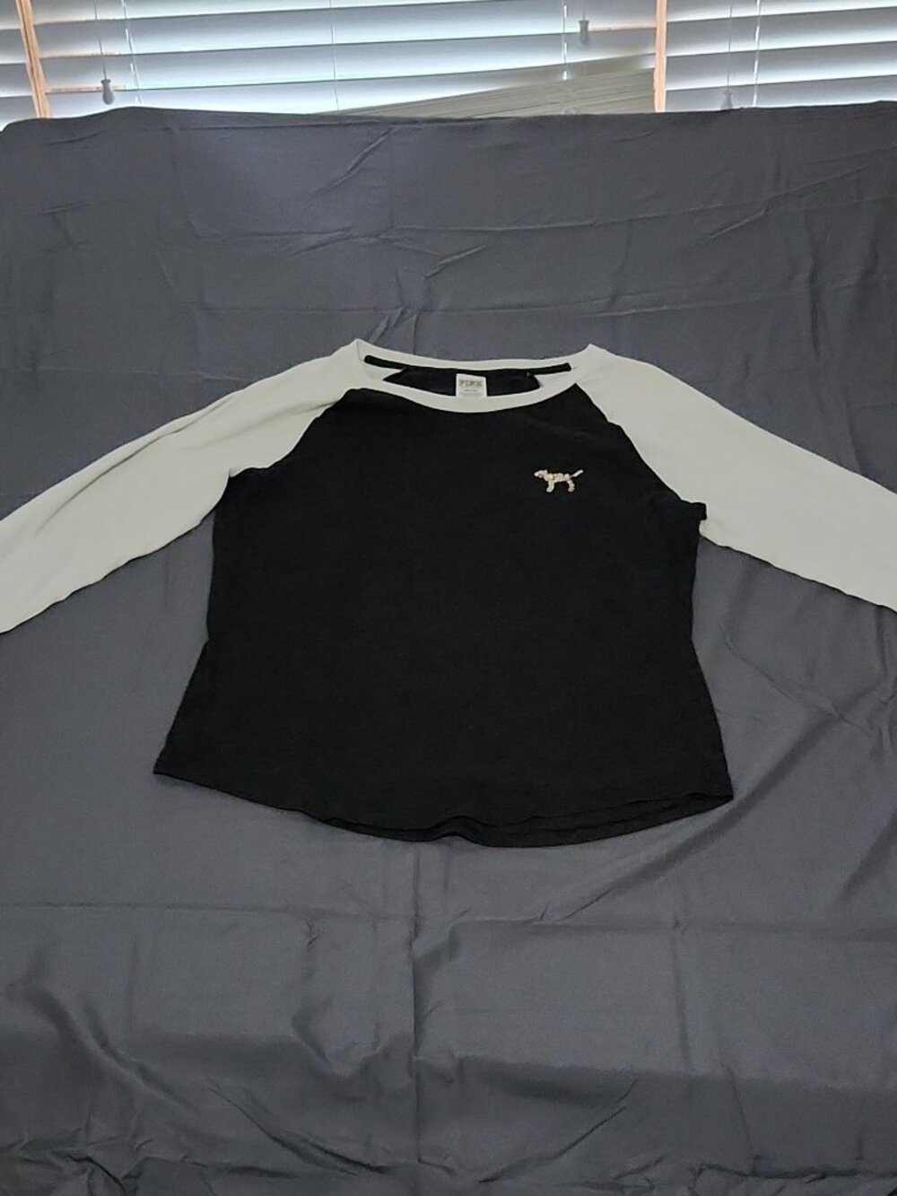 Victoria’s Secret PINK L Black White Raglan 3/4 Sleeve Dog Logo Tee